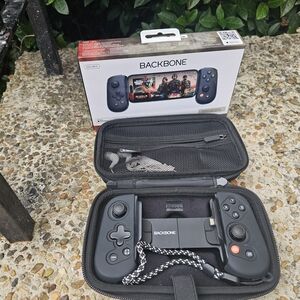 Backbone Black Mobile Gaming Controller